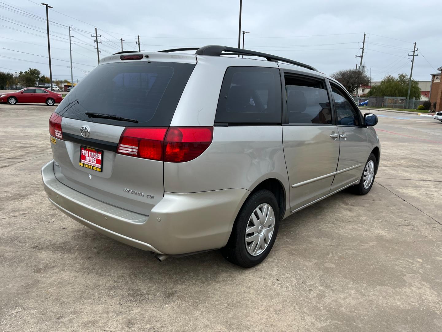 2005 SILVER /gray Toyota Sienna LE - 7 Passenger Seating (5TDZA23C75S) with an 3.3L V6 DOHC 24V engine, 5-Speed Automatic Overdrive transmission, located at 14700 Tomball Parkway 249, Houston, TX, 77086, (281) 444-2200, 29.928619, -95.504074 - Photo#6